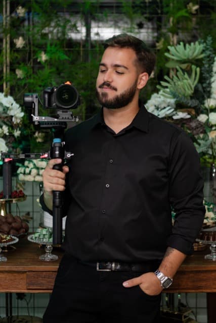 André